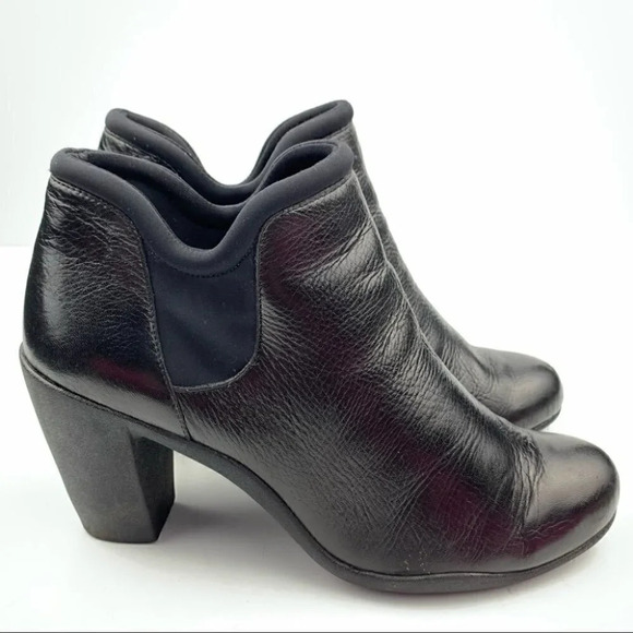 Clarks ankle booties size 7.5 38 black leather - Picture 1 of 10